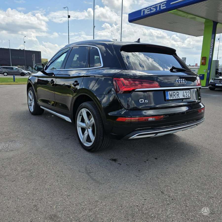 Audi Q5, 2.0 l., Минивэн