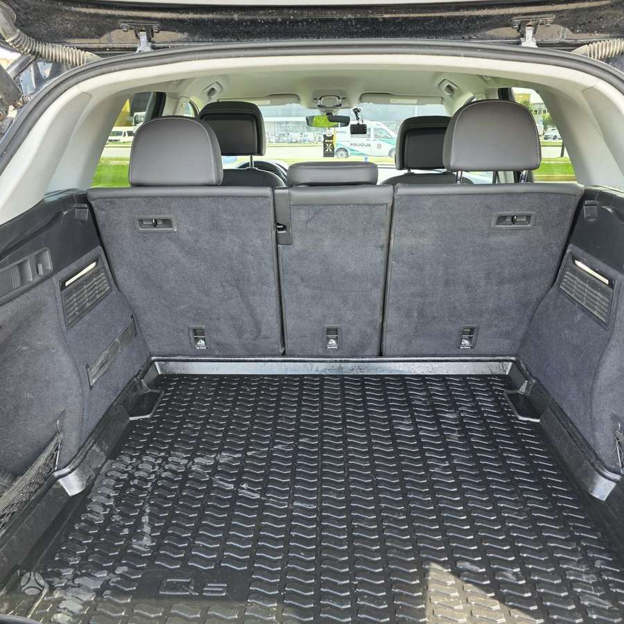 Audi Q5, 2.0 l., Минивэн