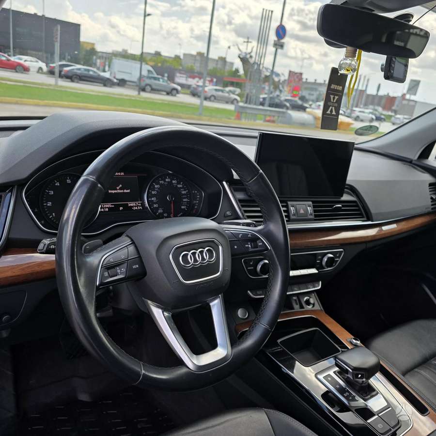 Audi Q5, 2.0 l., Минивэн