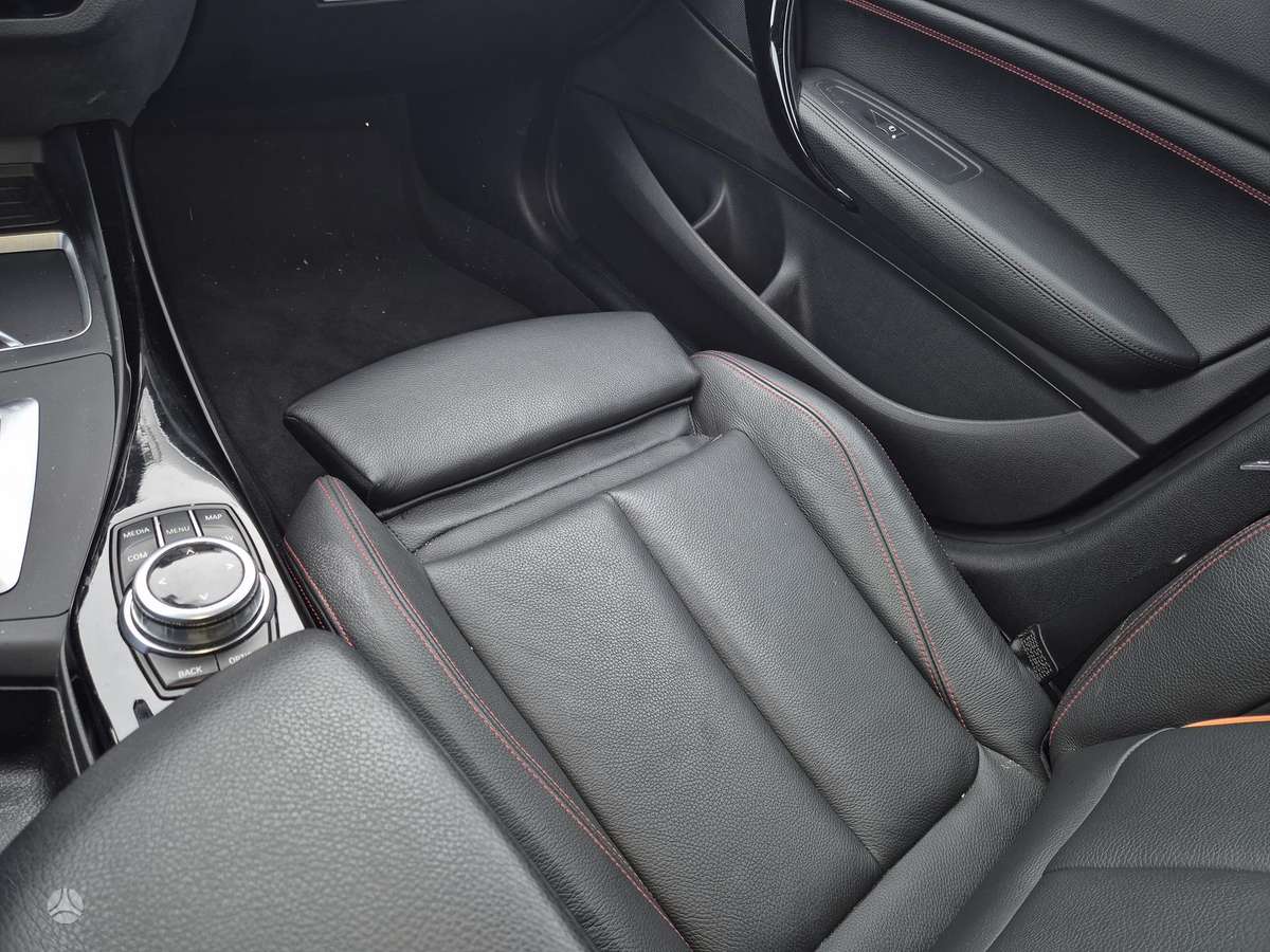 BMW 120, 2.0 l., hatchback
