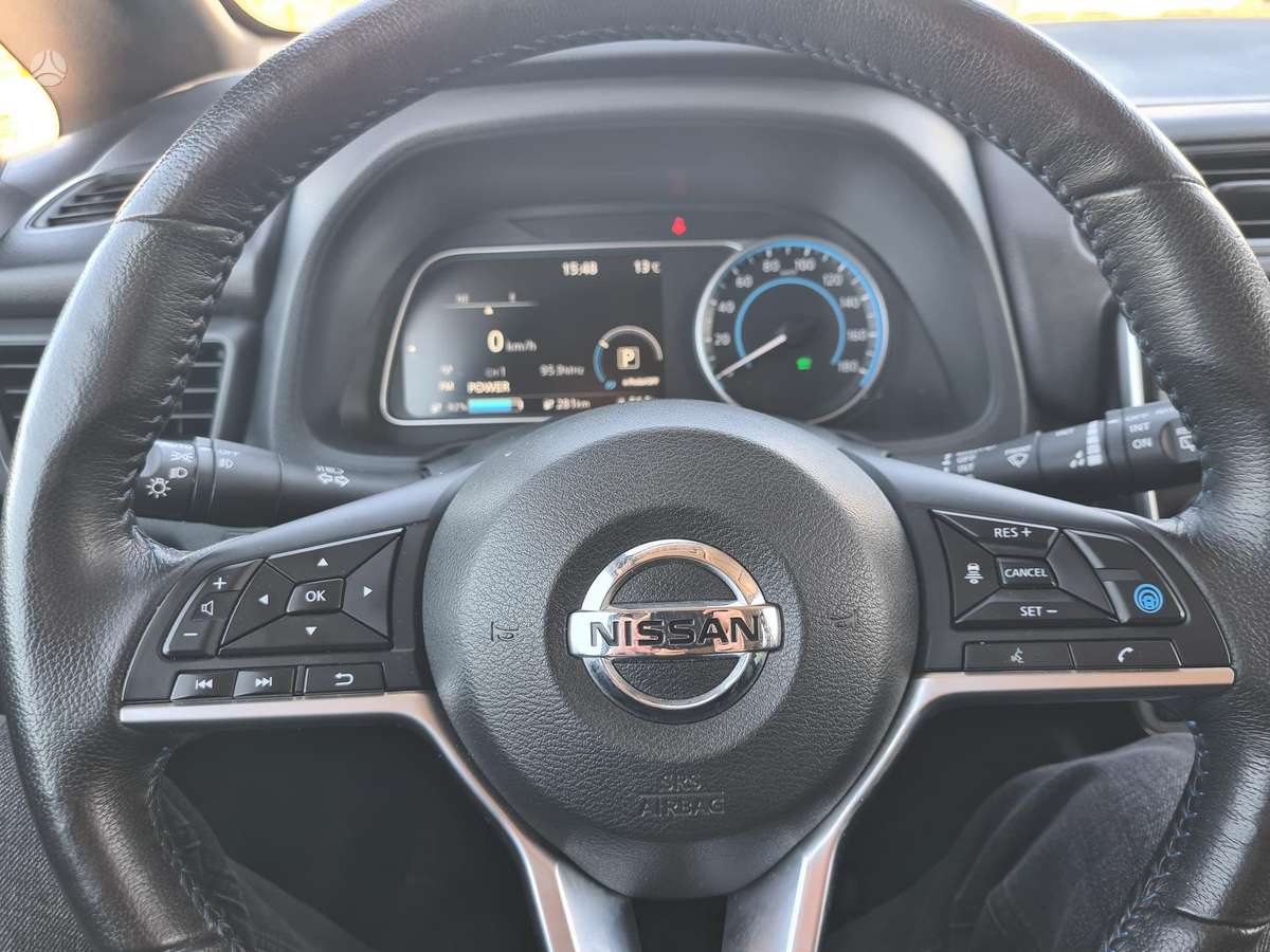 Nissan Leaf, 62 kWh, hatchback