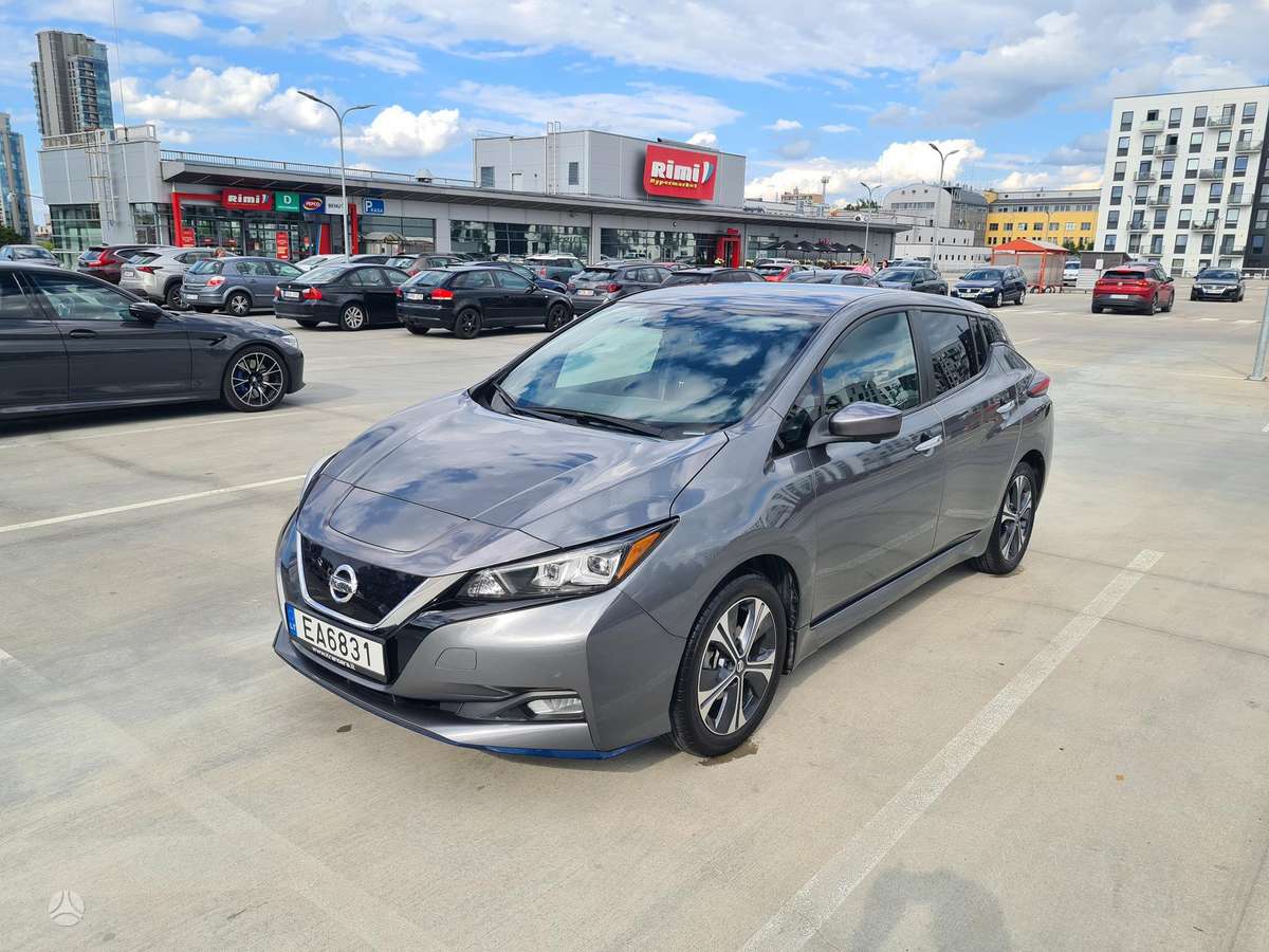 Nissan Leaf, 62 kWh, hatchback