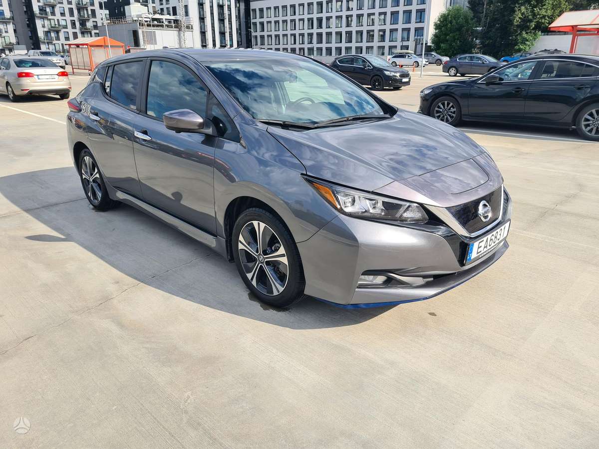 Nissan Leaf, 62 kWh, hatchback