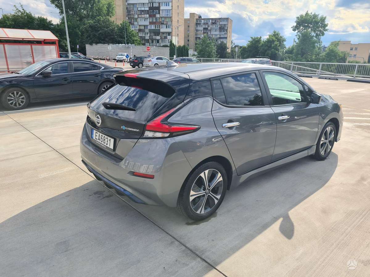 Nissan Leaf, 62 kWh, hatchback