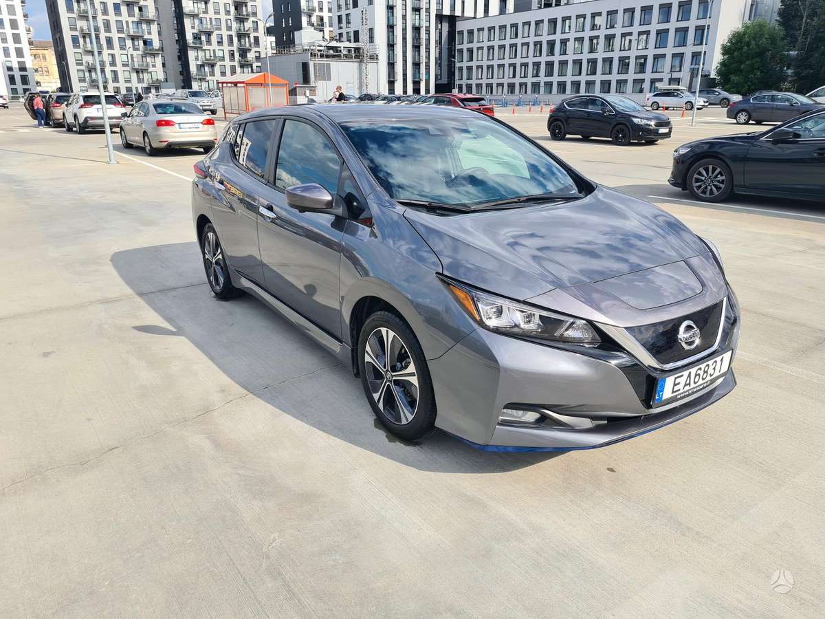 Nissan Leaf, 62 kWh, hatchback