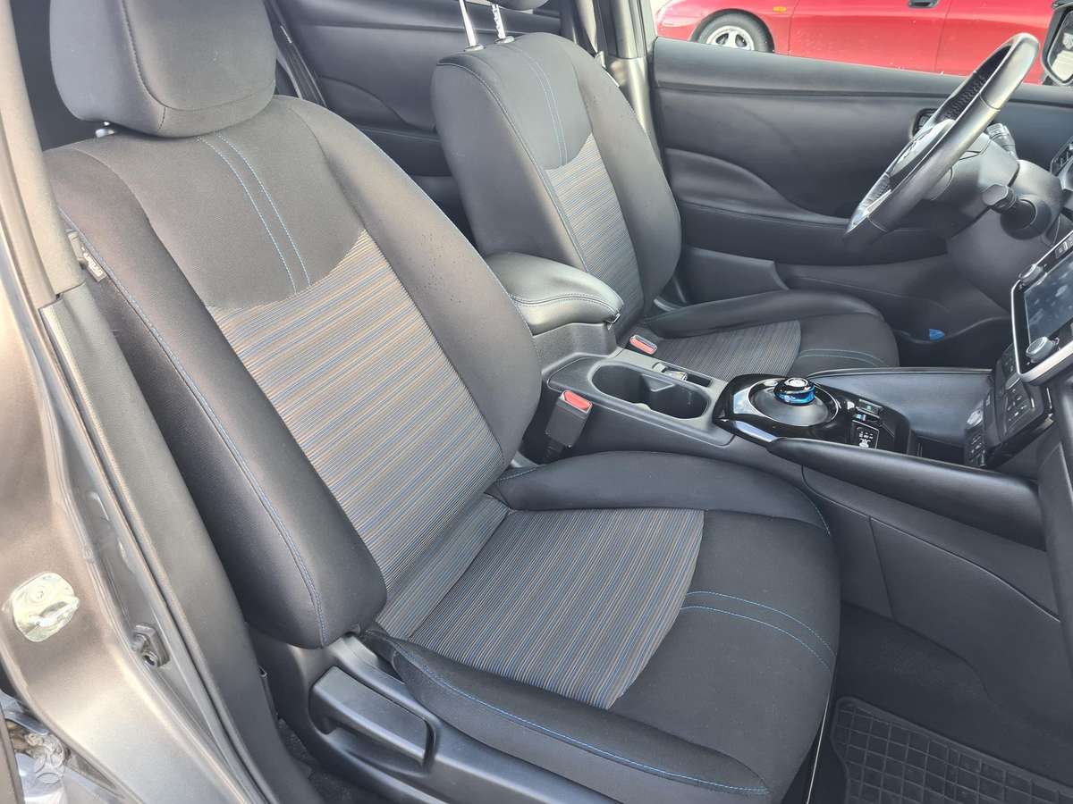 Nissan Leaf, 62 kWh, hatchback