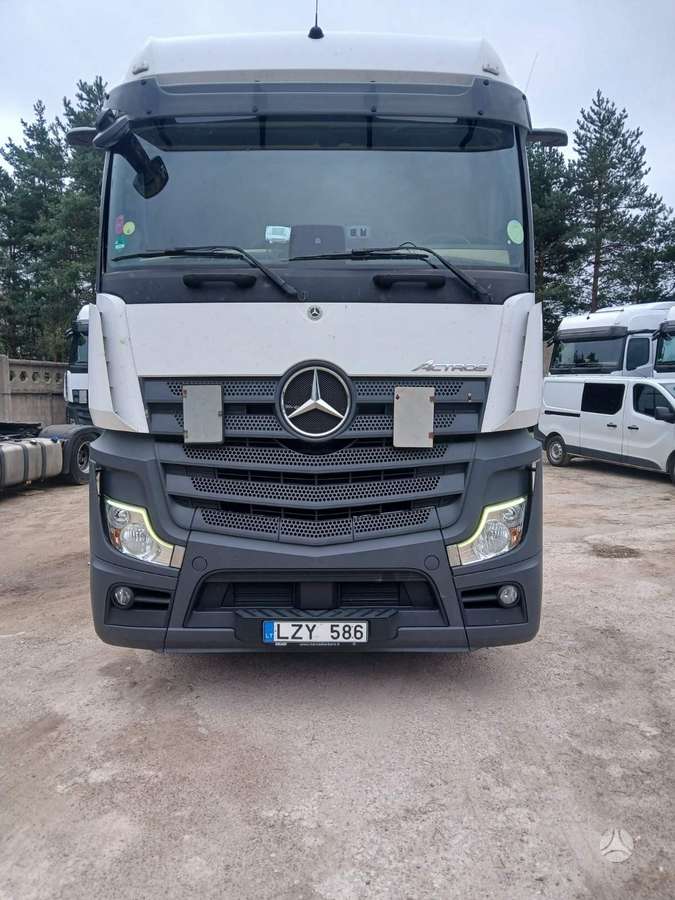 Mercedes-Benz Actros, double sleeper