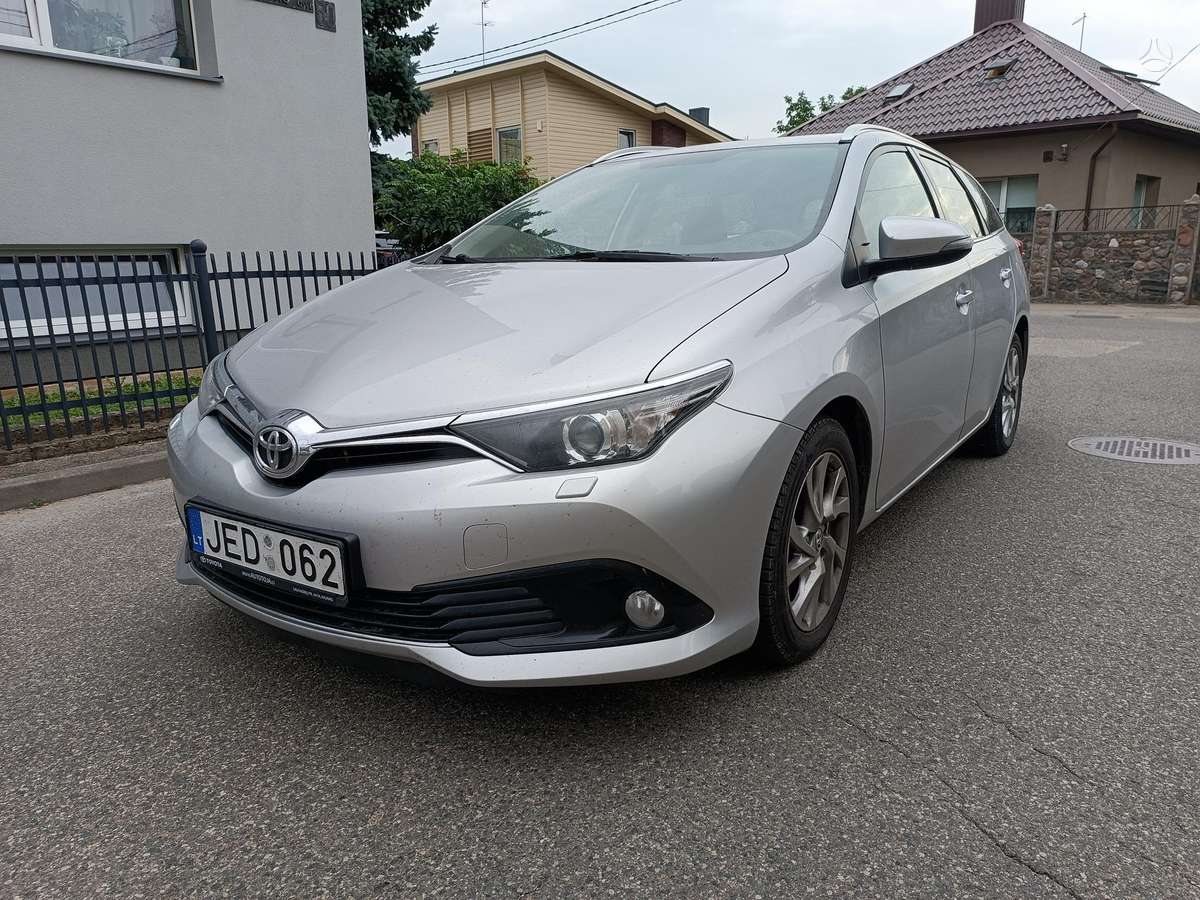 Toyota Auris, 1.4 l., Универсал