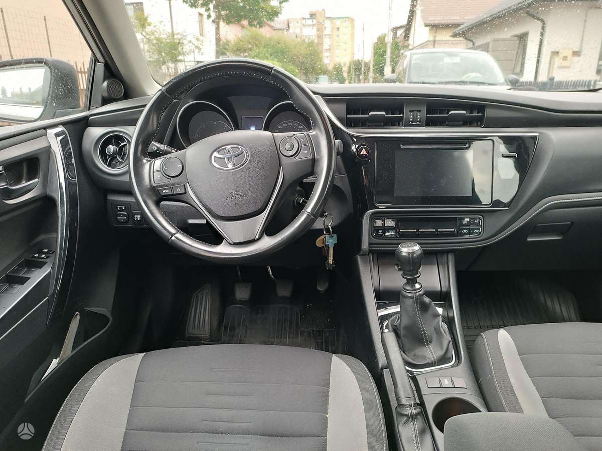 Toyota Auris, 1.4 l., Универсал