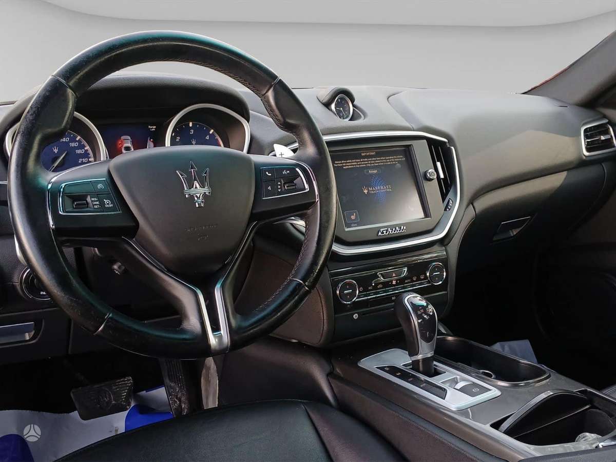 Maserati Ghibli - 12