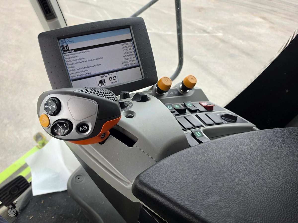 Claas Lexion 770TT, kombainai