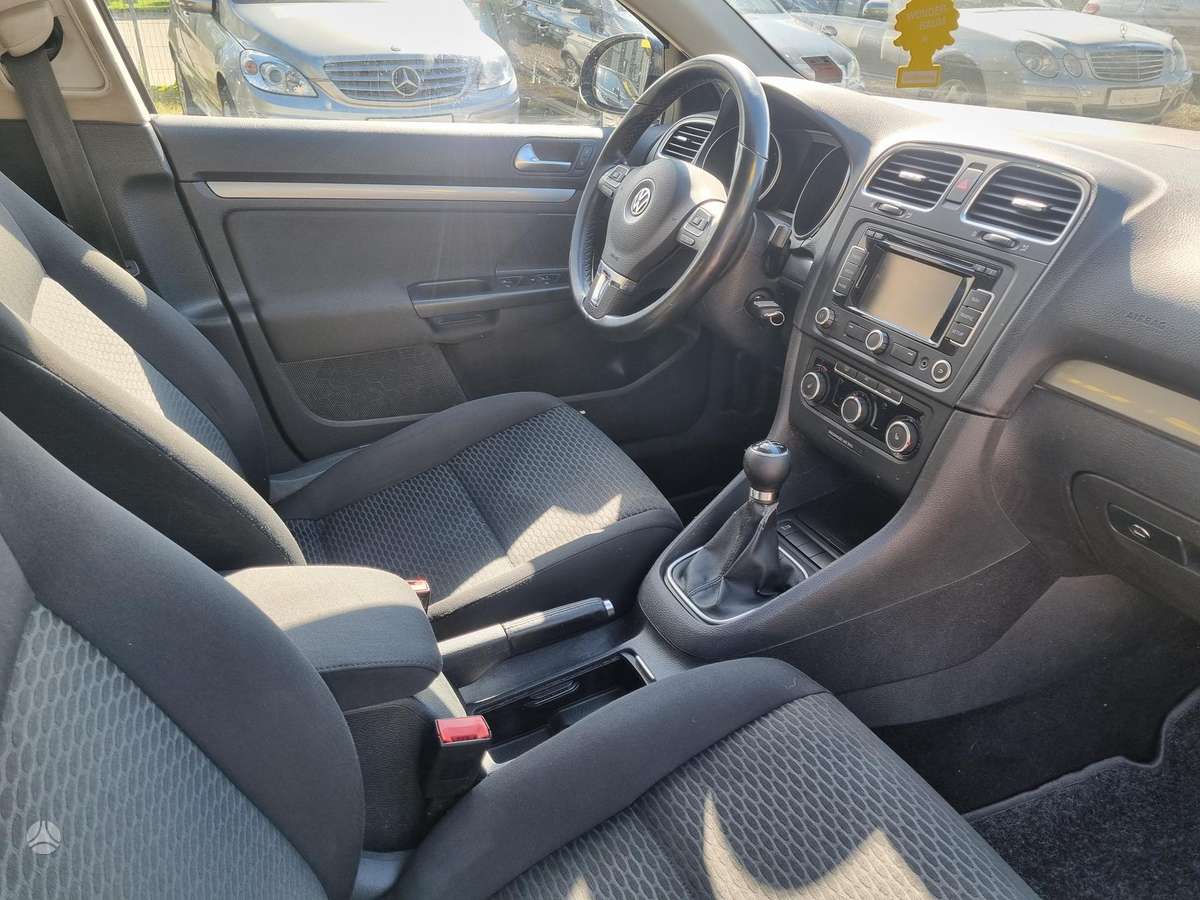 Volkswagen Golf, 1.6 l., Универсал