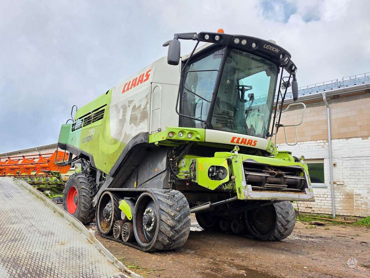 Claas LEXION 770TT, kombainai