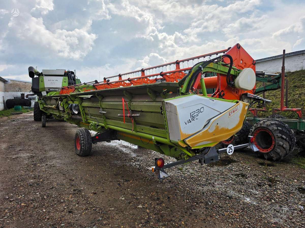 Claas LEXION 770TT, kombainai