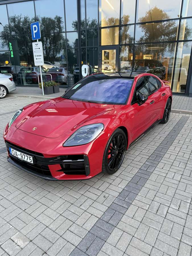 Porsche Panamera - 1