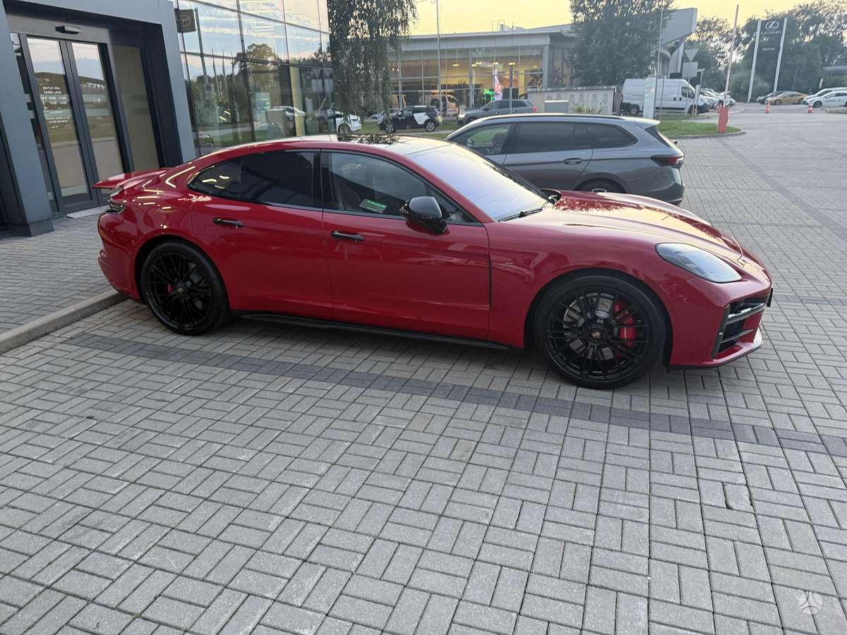 Porsche Panamera - 3