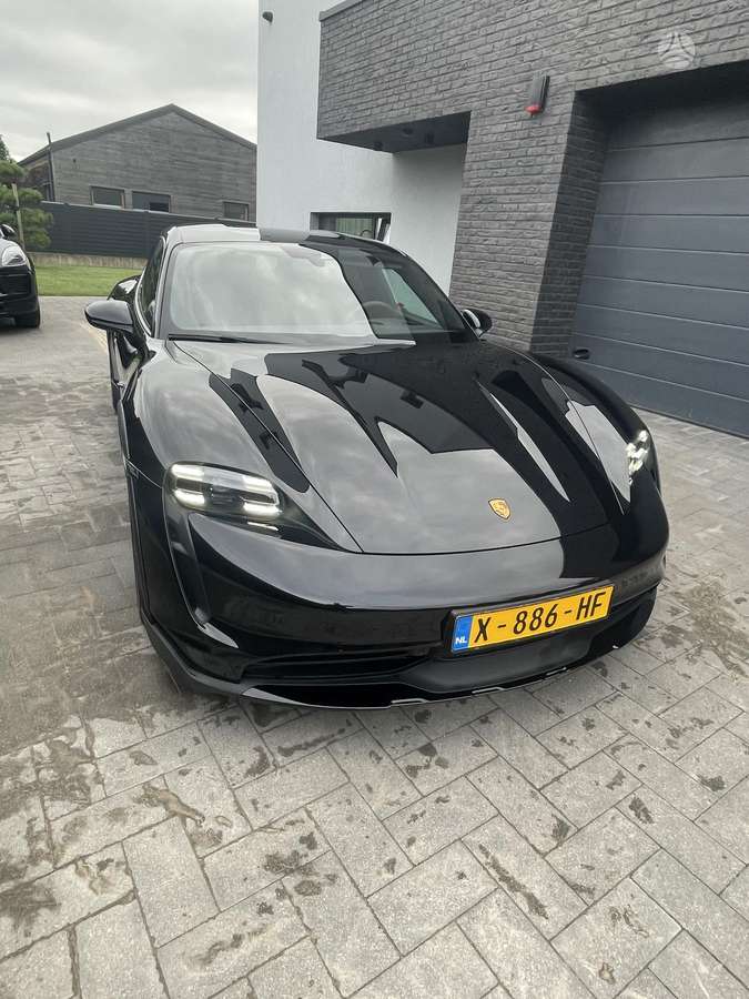 Porsche Taycan - 5