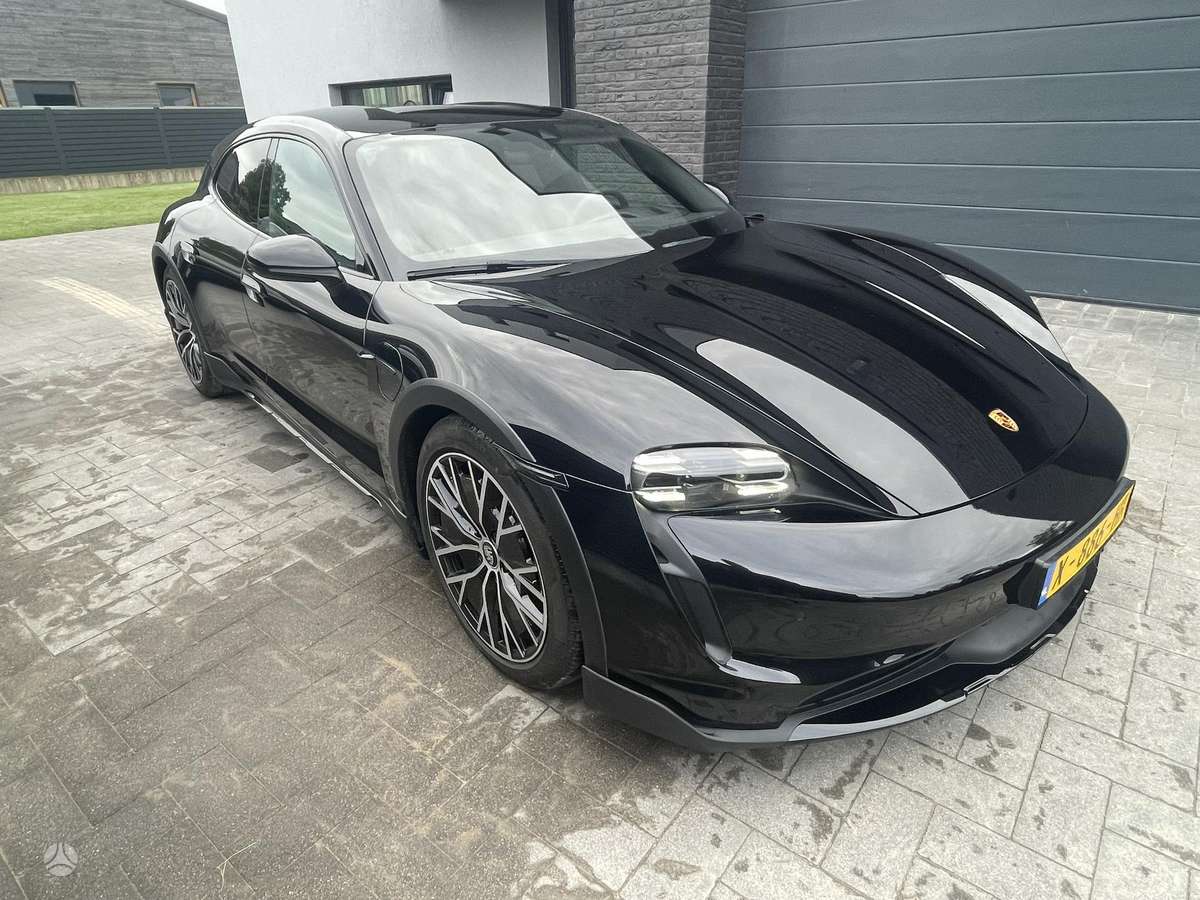 Porsche Taycan - 6