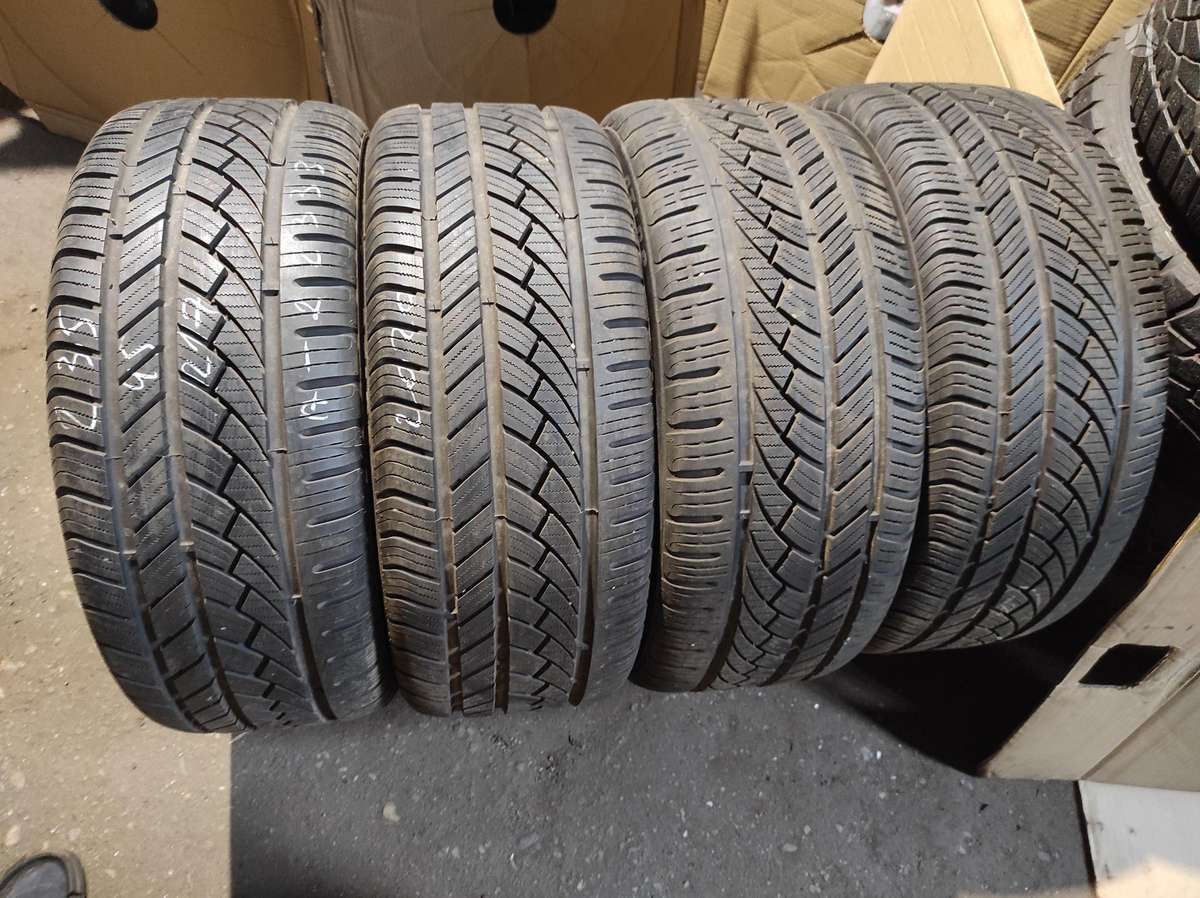 Semperit, winter 235/45 R17