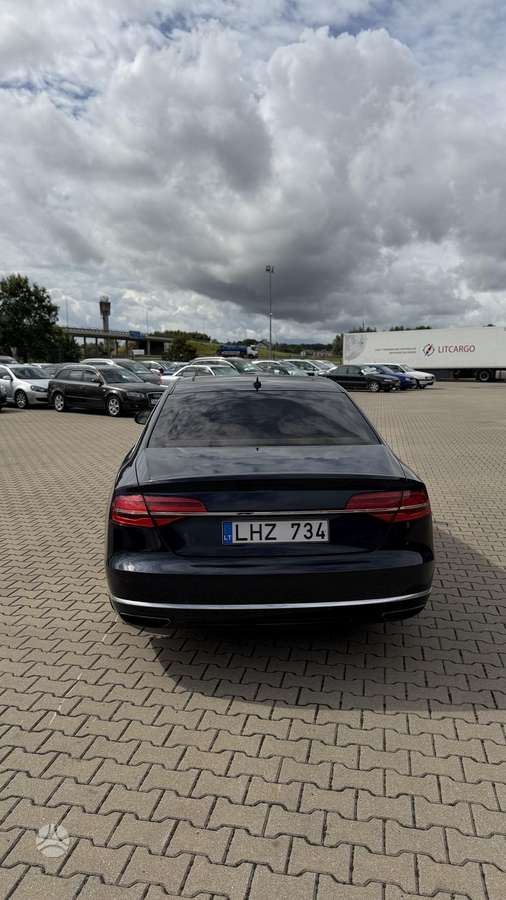 Audi A8, 4.0 l., Лимузин