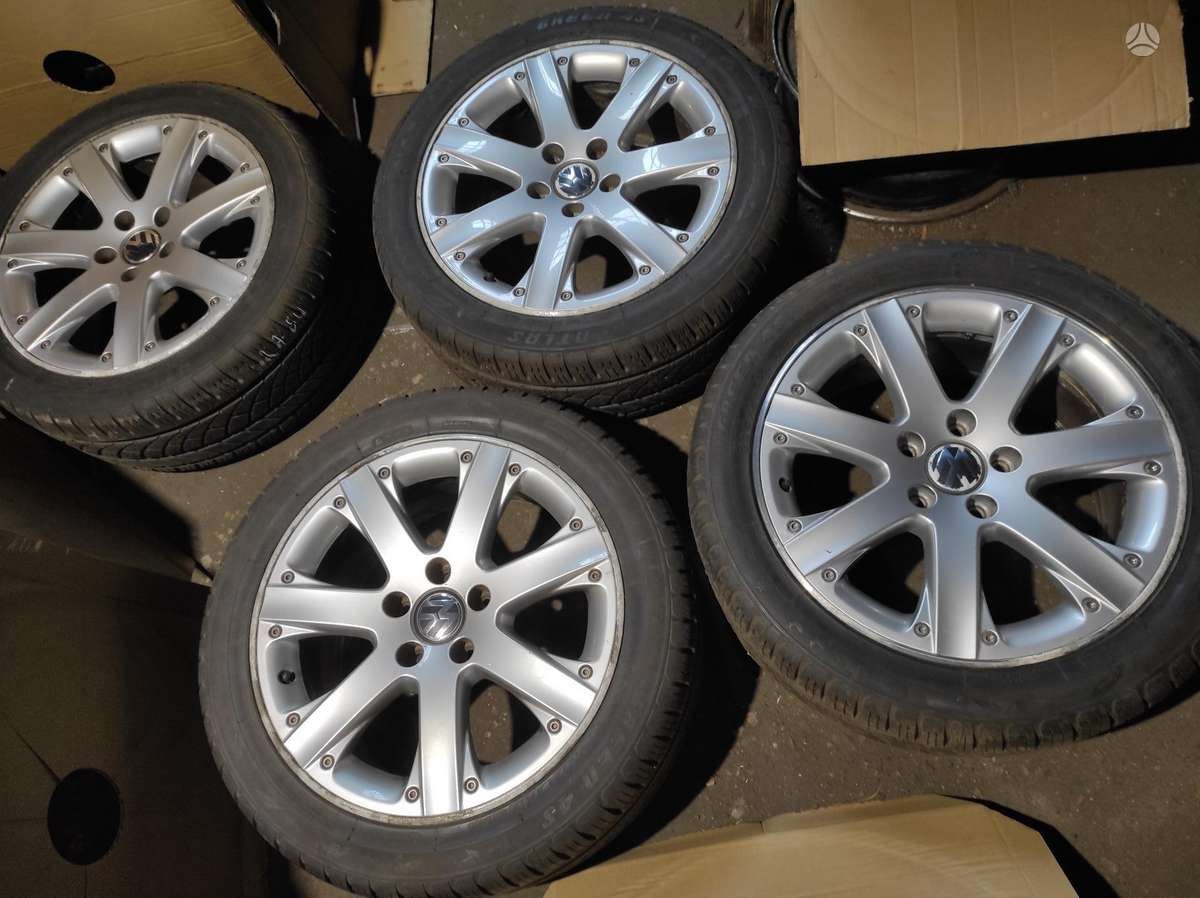 Semperit, žieminės 235/45 R17