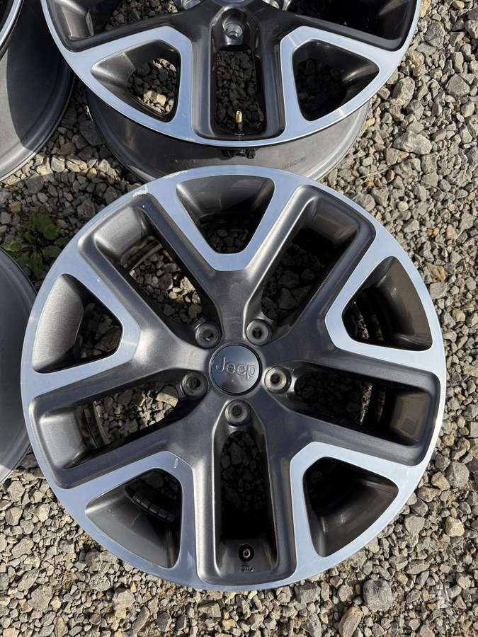 Jeep, light alloy, R18