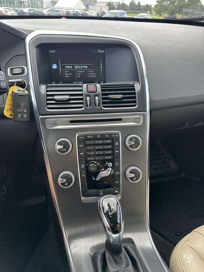 Volvo XC60 - 10