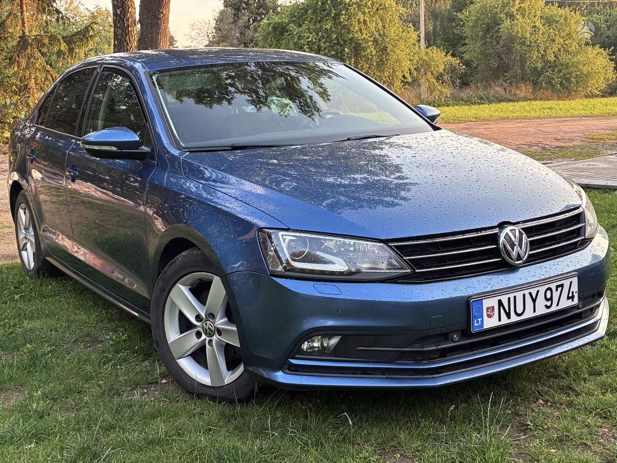 Volkswagen Jetta - 1