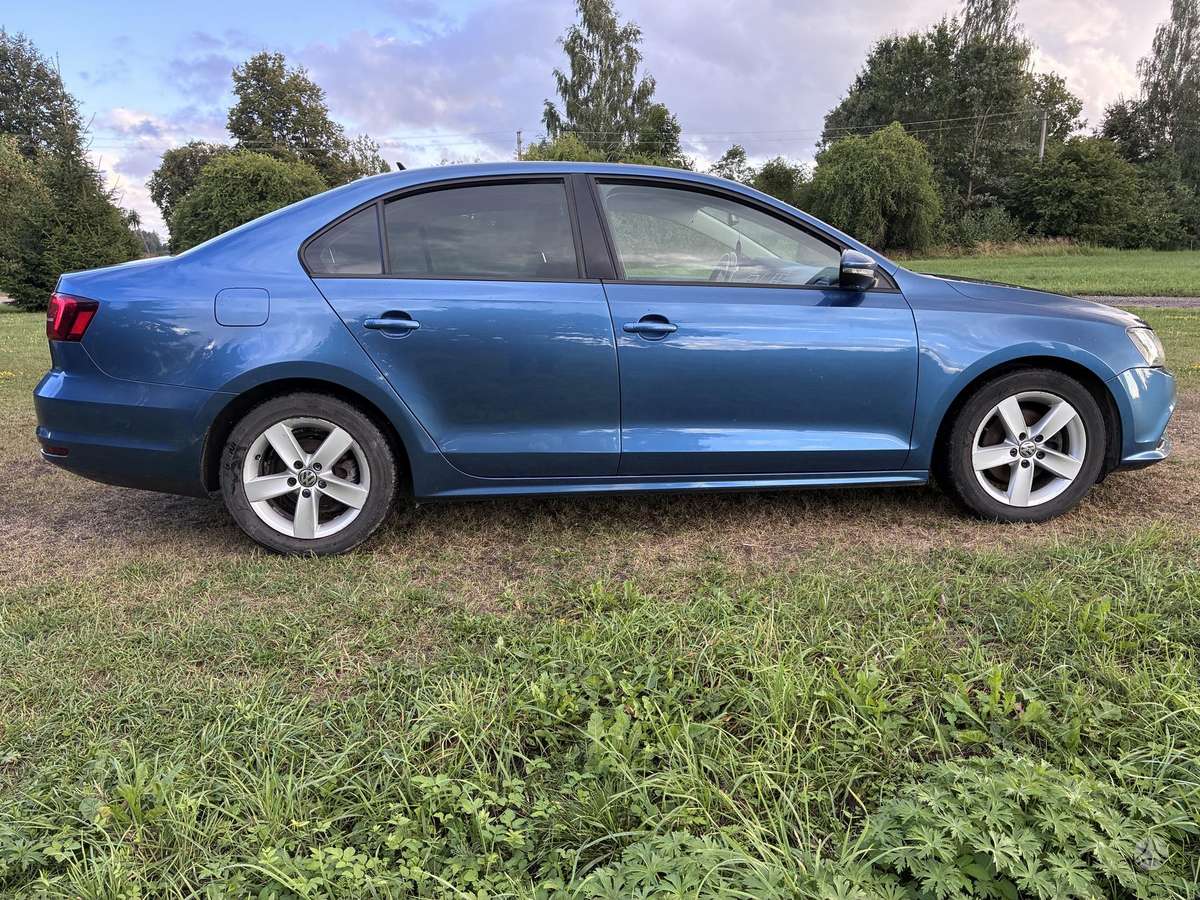 Volkswagen Jetta - 2