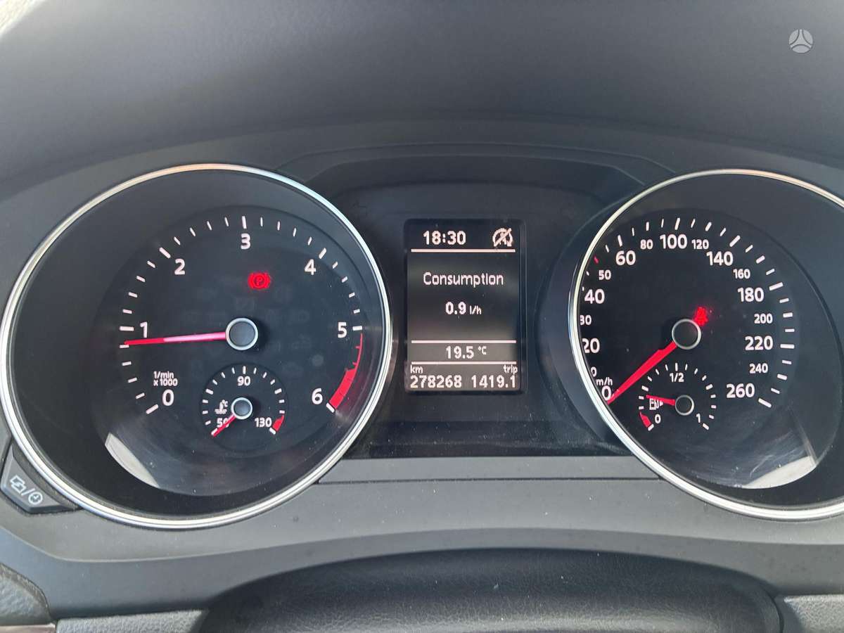 Volkswagen Jetta - 8