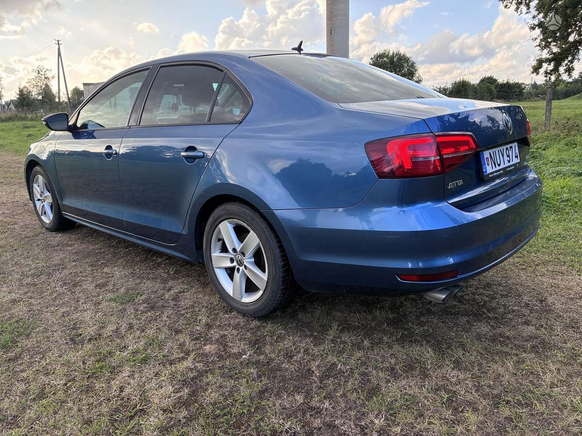 Volkswagen Jetta - 11