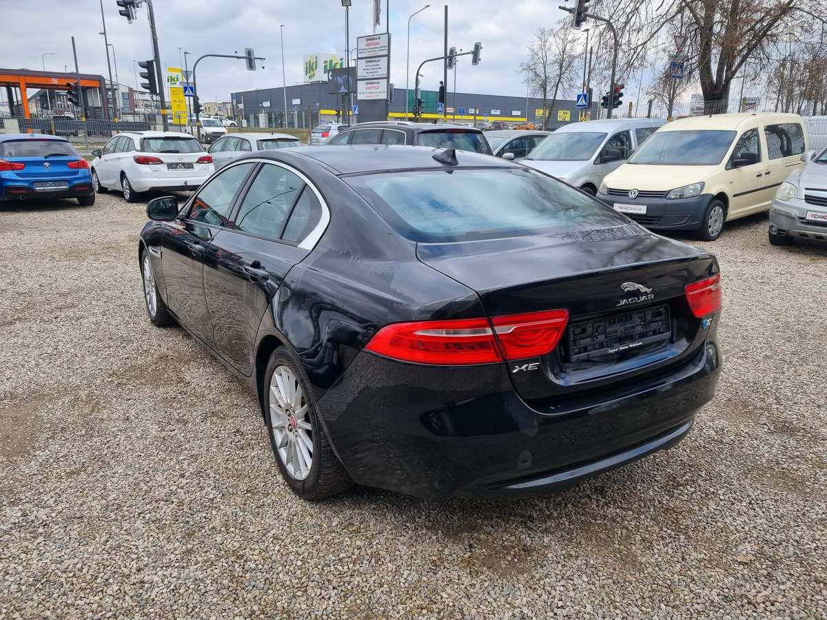 Jaguar XE, 2.0 l., Седан
