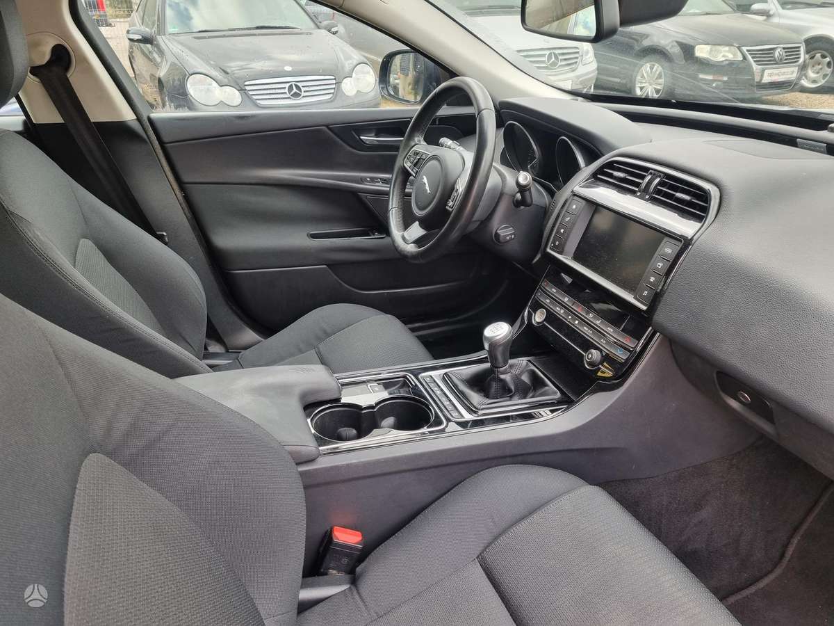 Jaguar XE, 2.0 l., Седан