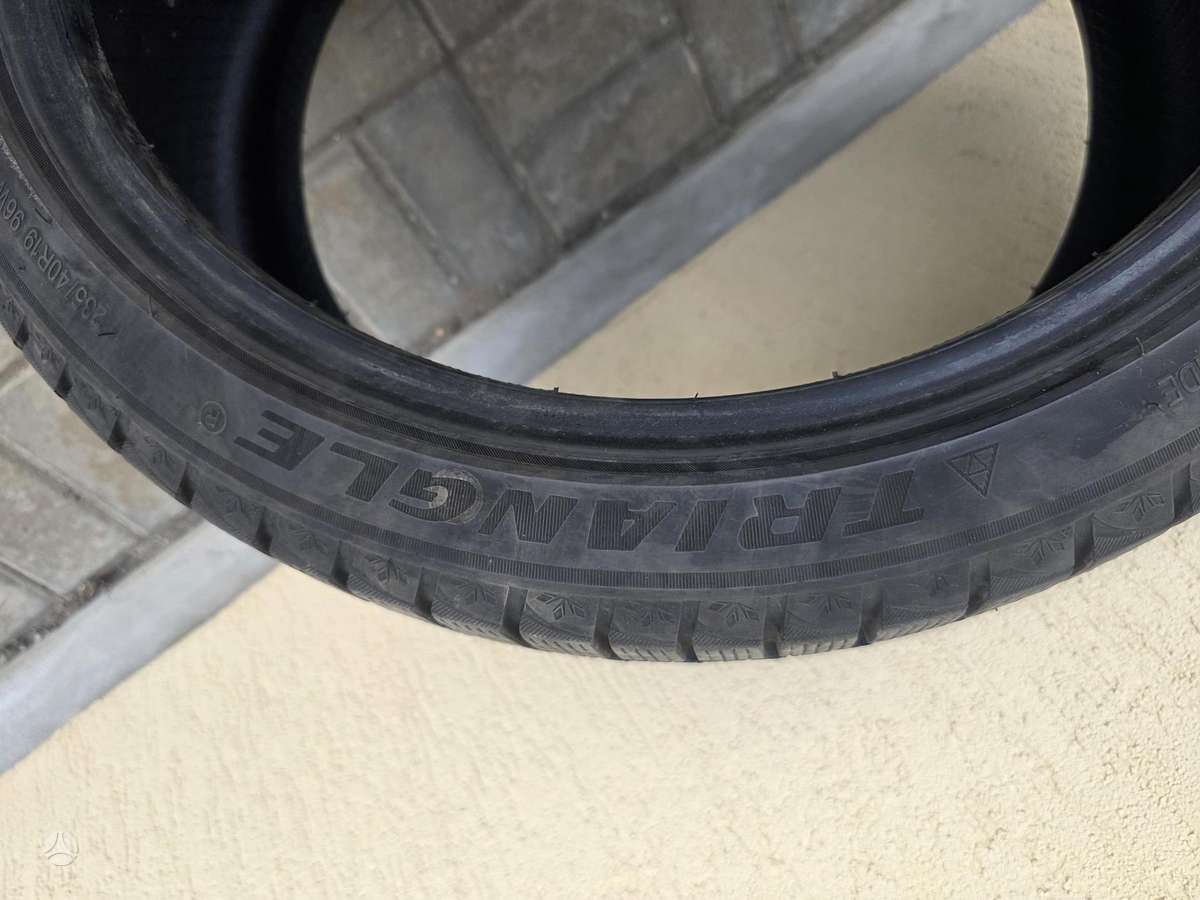 Triangle, žieminės 235/40 R19