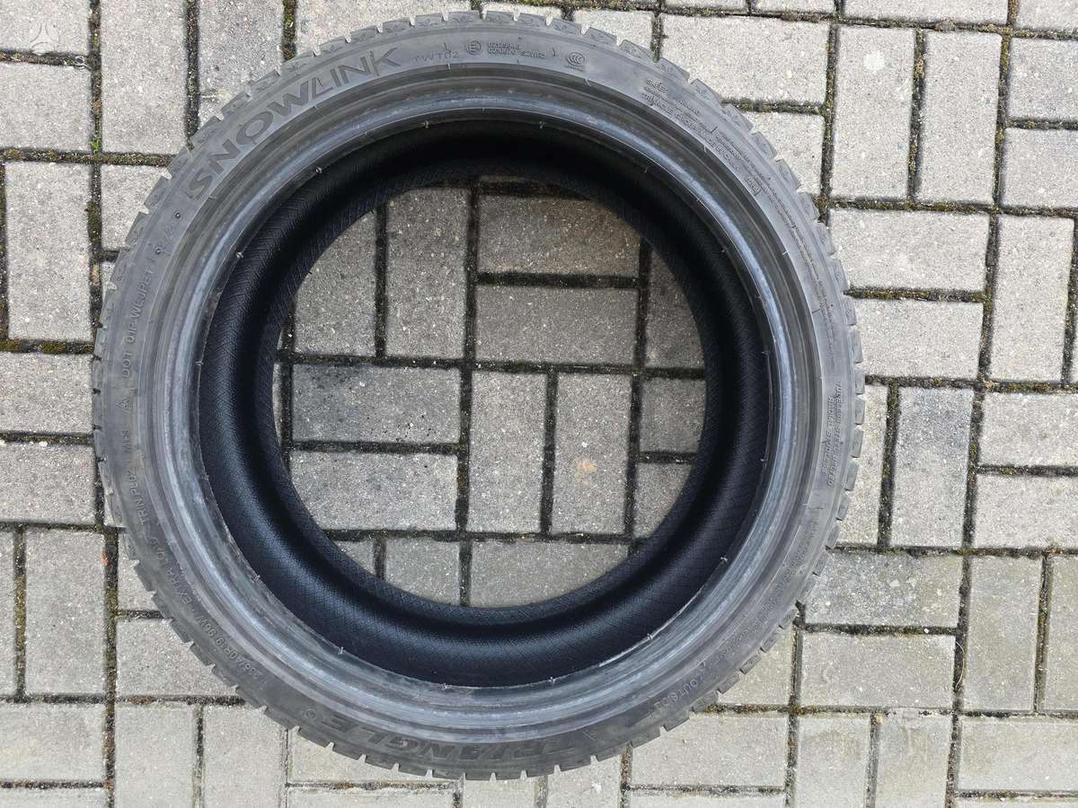 Triangle, žieminės 235/40 R19