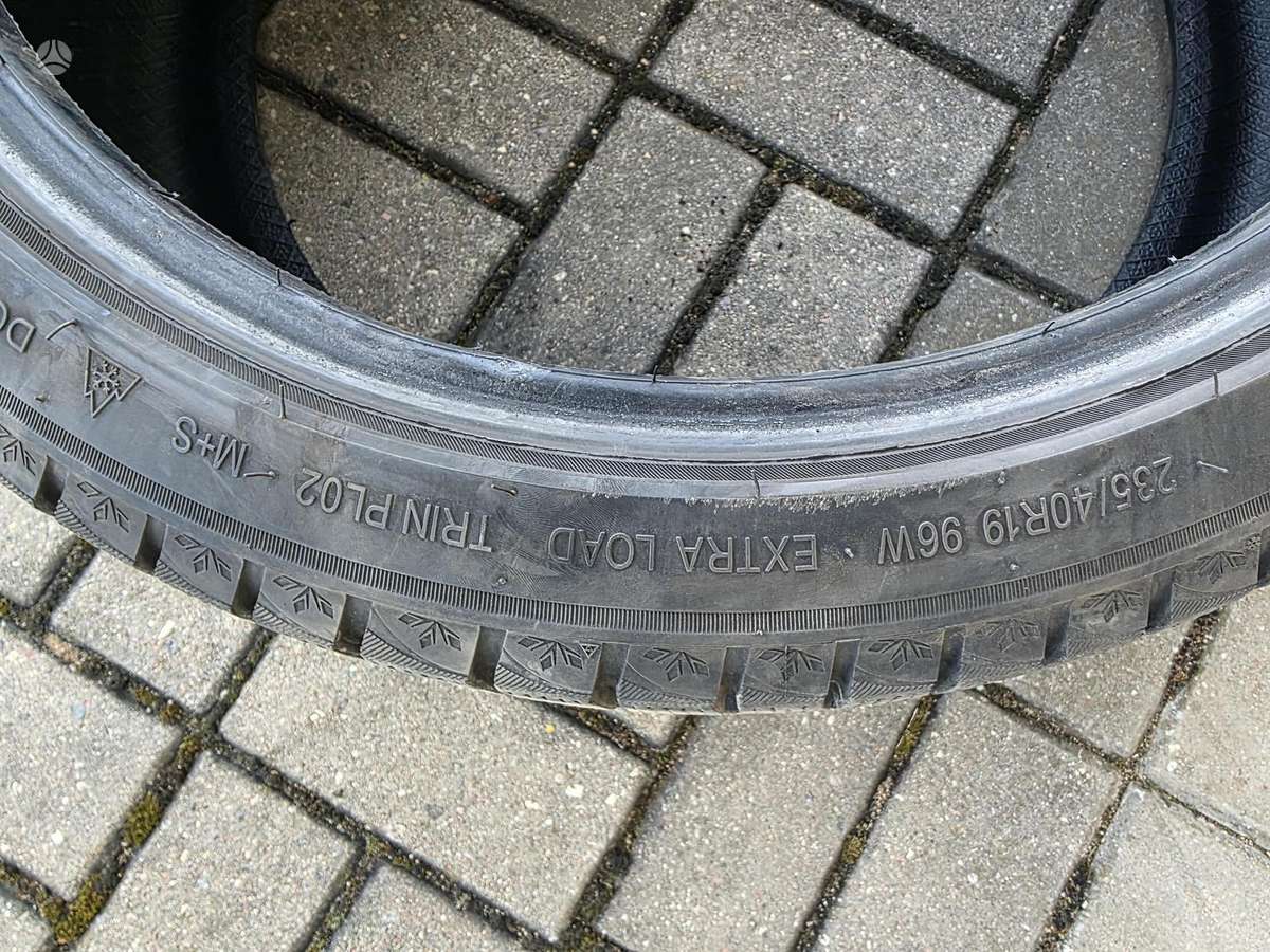 Triangle, ziemas 235/40 R19