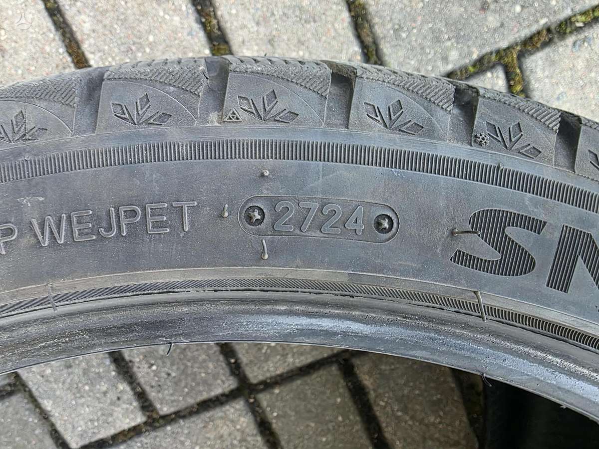 Triangle, ziemas 235/40 R19