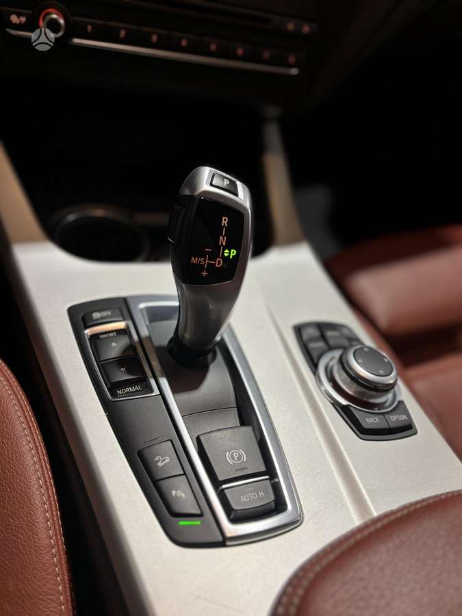 BMW X3, 2.0 l., off-road / crossover