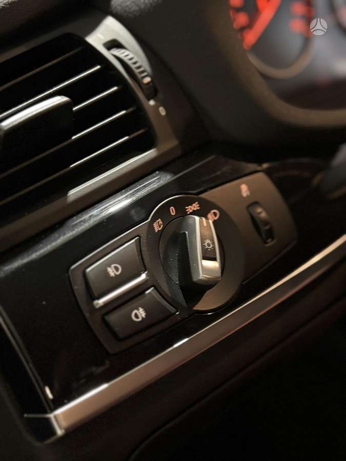 BMW X3, 2.0 l., off-road / crossover