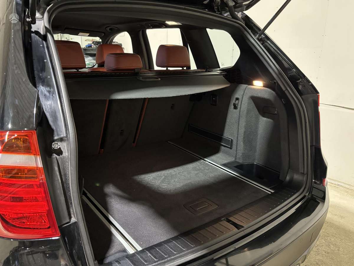 BMW X3, 2.0 l., off-road / crossover