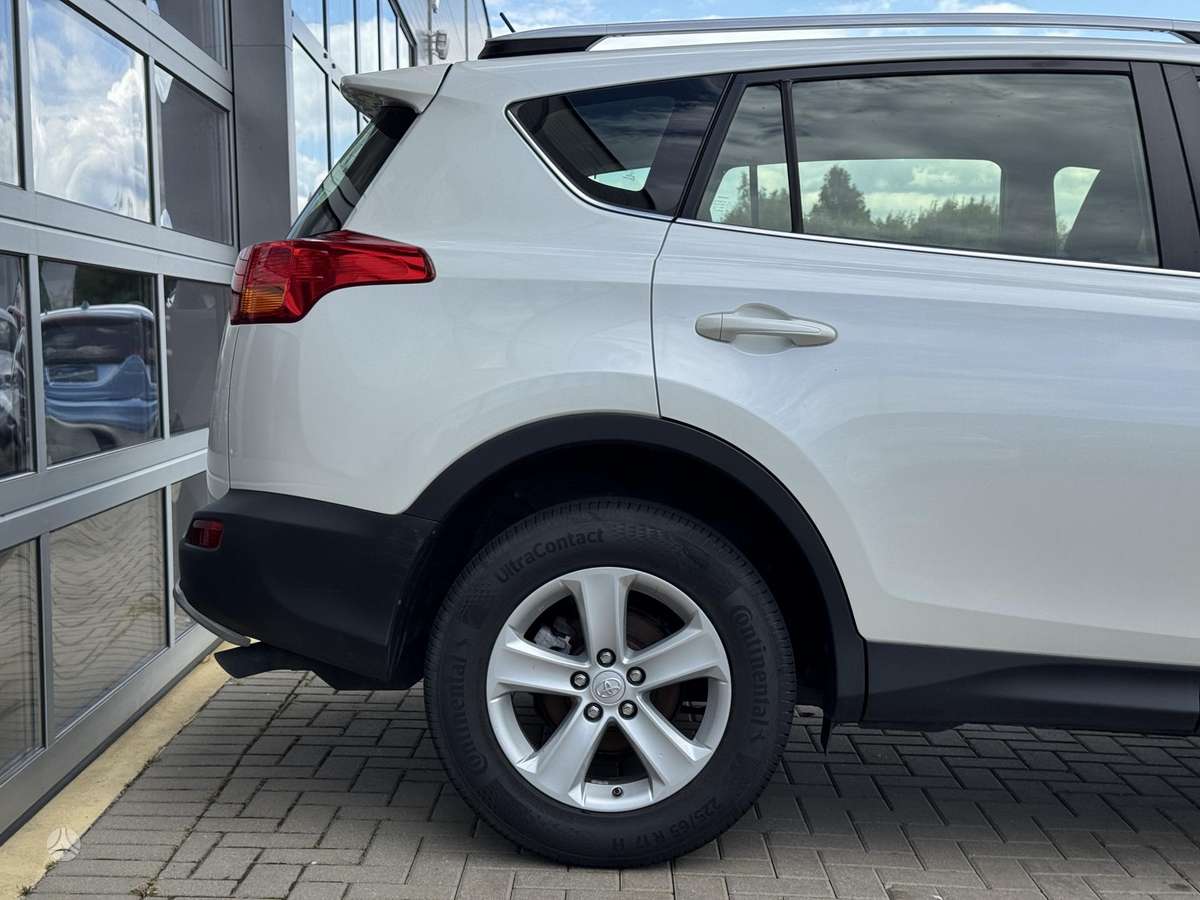Toyota RAV4 - 8