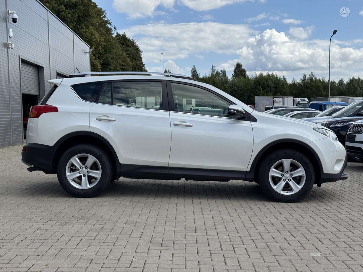 Toyota RAV4 - 10