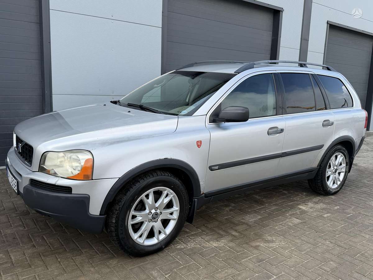 Volvo XC90 - 1