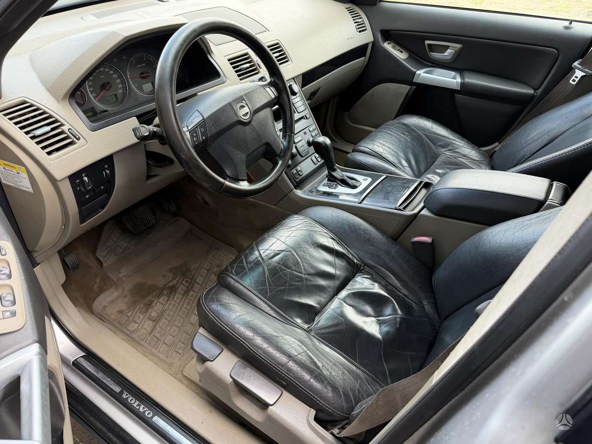 Volvo XC90 - 9