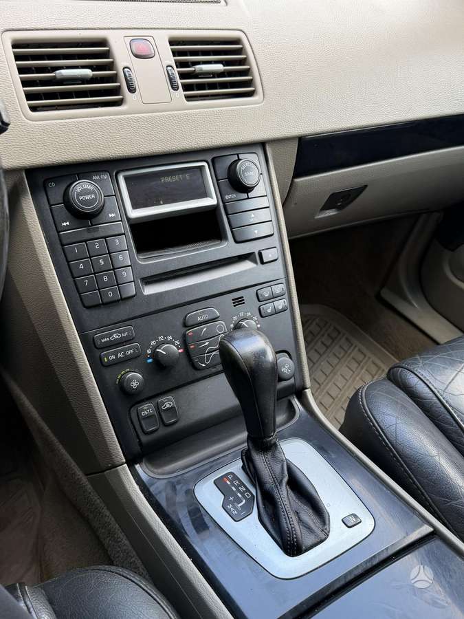 Volvo XC90 - 10