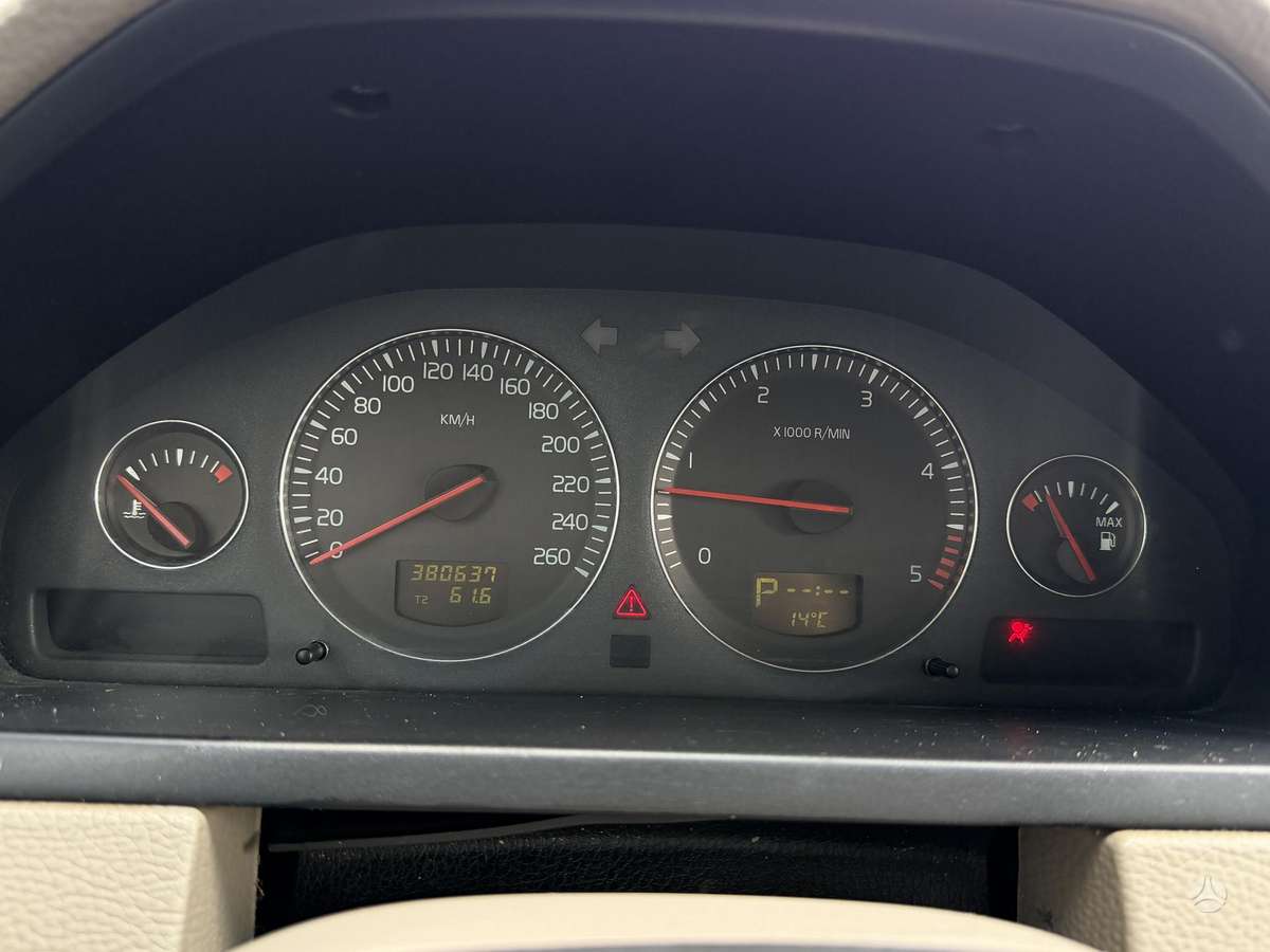 Volvo XC90 - 11