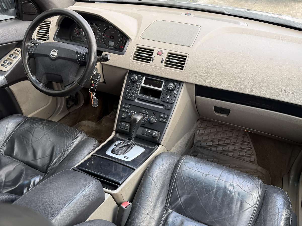 Volvo XC90 - 12