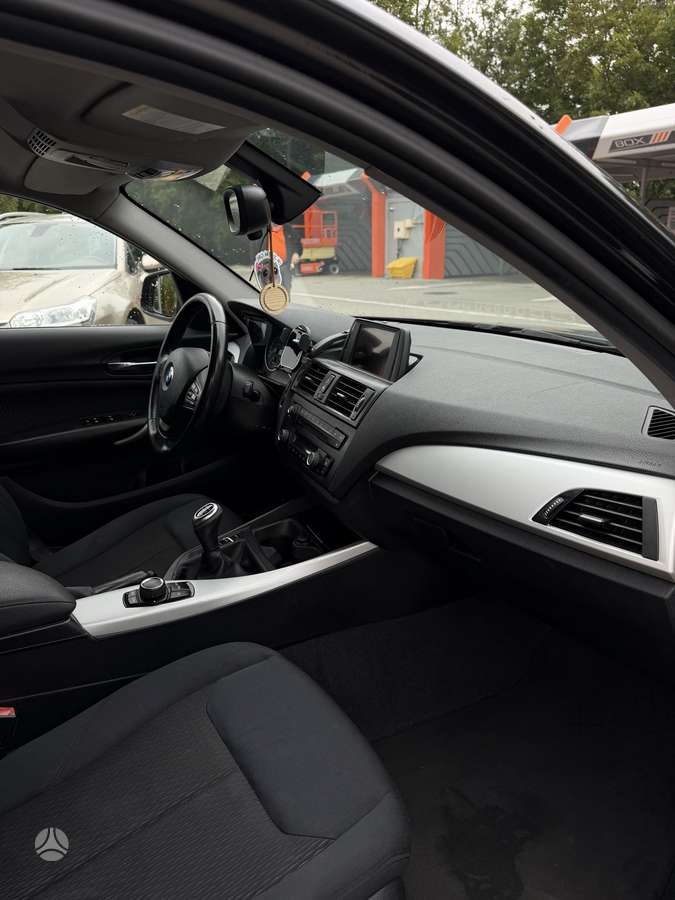 BMW 116, 2.0 l., hatchback