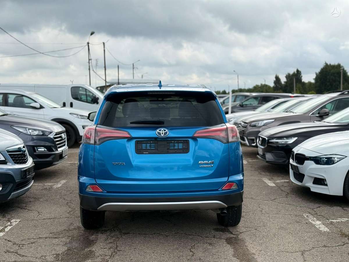 Toyota RAV4 - 6