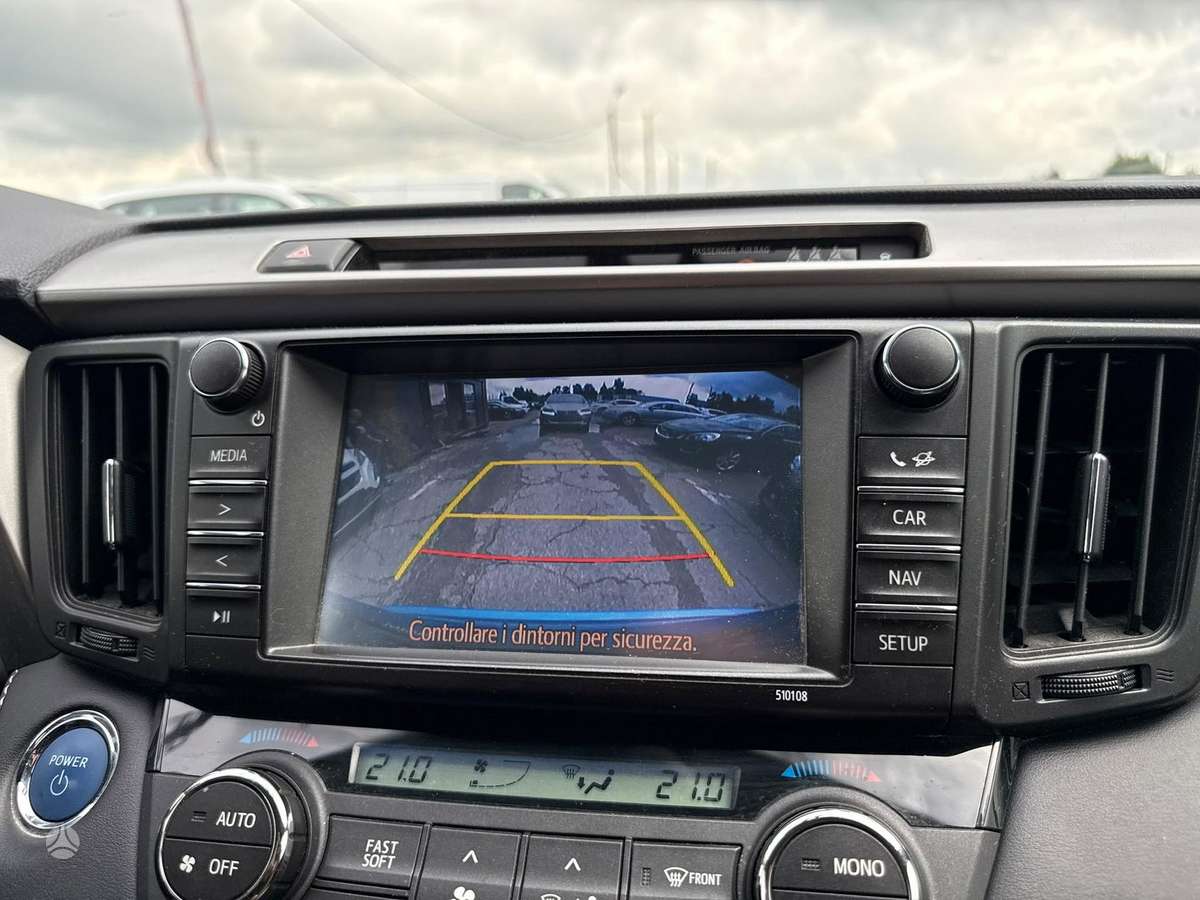 Toyota RAV4 - 8